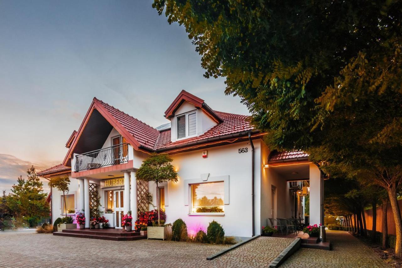 Hotel Hubertus Wola Rzedzinska Exteriér fotografie